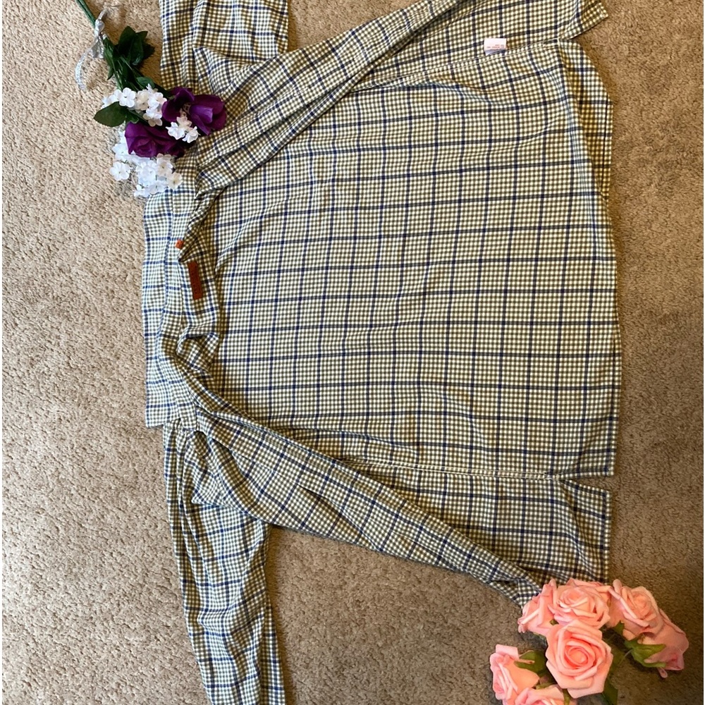 Vertical Robert com stock brand shirt in size med blue green and white flannel